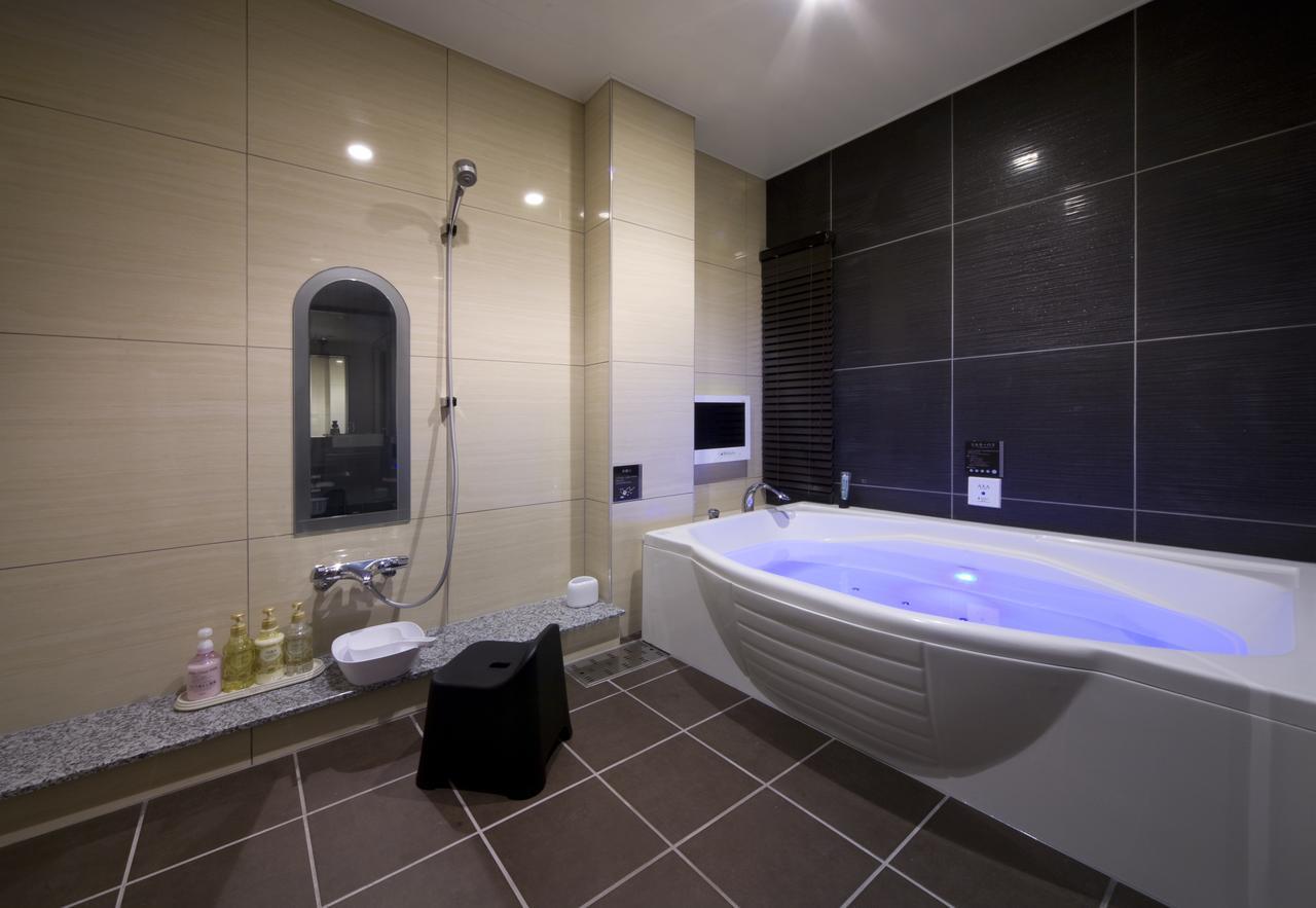 Jewel Hotel Luxury Modern (Adults Only) Miyoshi  Εξωτερικό φωτογραφία